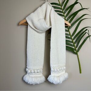 Vintage White Handknit Pom Pom Scarf